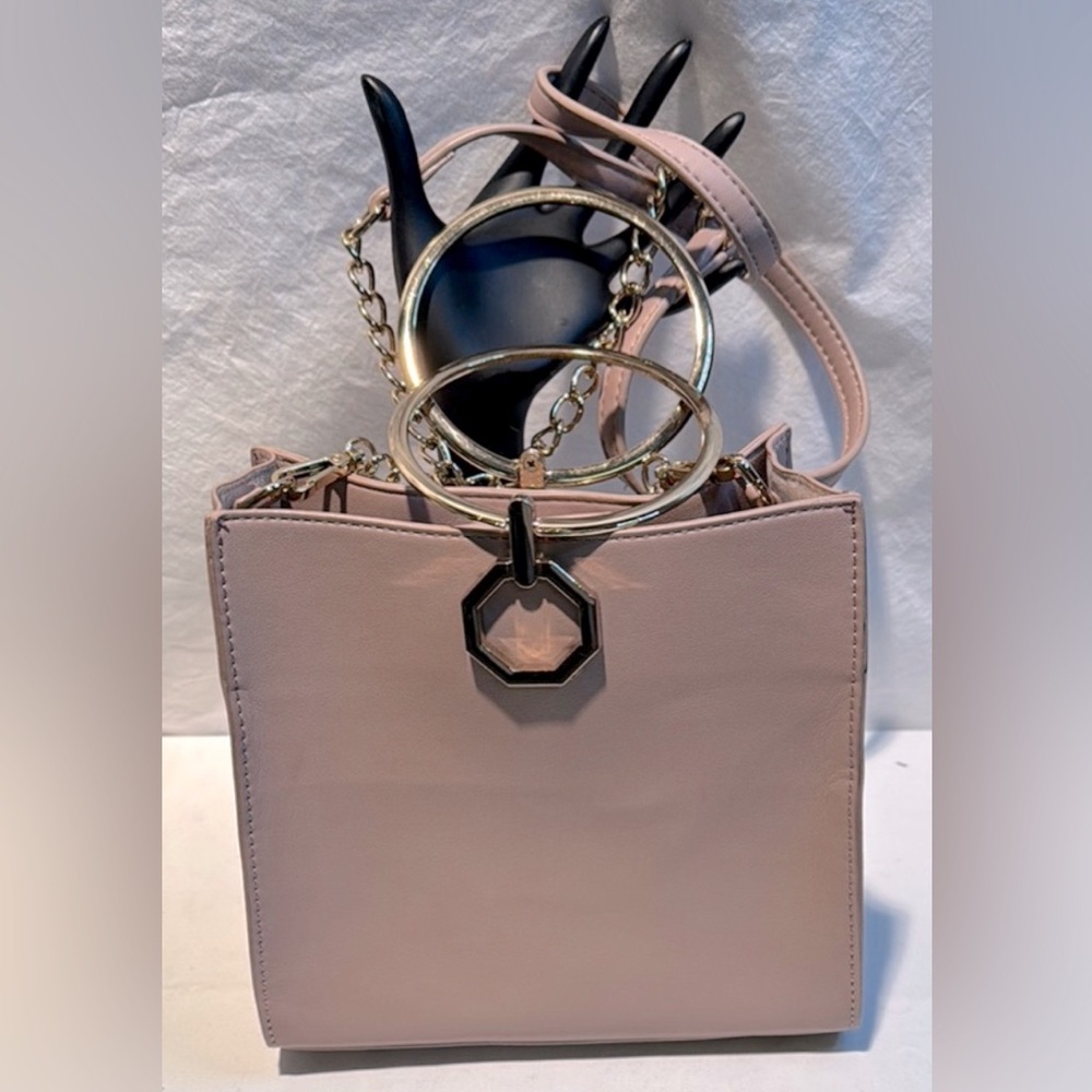 Chic Pink and Gold Shoulder Bag with Structured Design